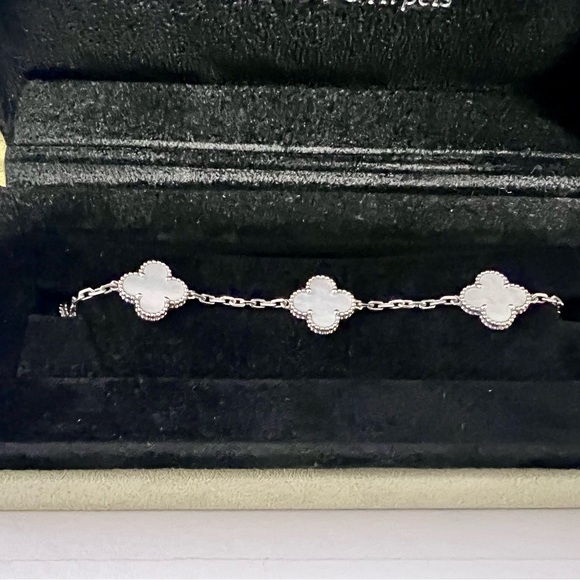 Van Cleef Arpels 5 Motif Bracelet White Gold - Picture 14 of 15